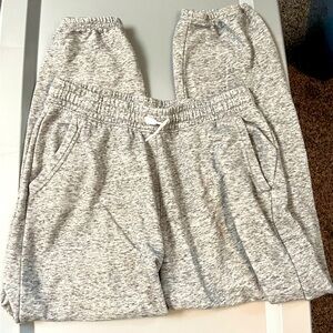 Boys Gray Old Navy joggers size XL (14/16).